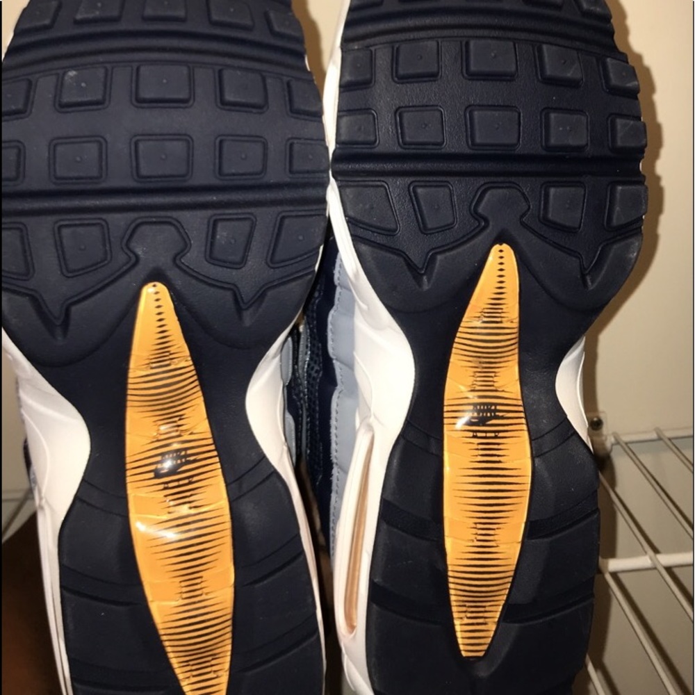 Nike Air Max 95 SE - Midnight Navy Laser Orange - Picture 3 of 8